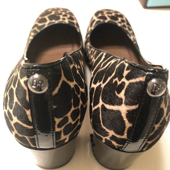 Ladies Shoes - Picture 2 of 7